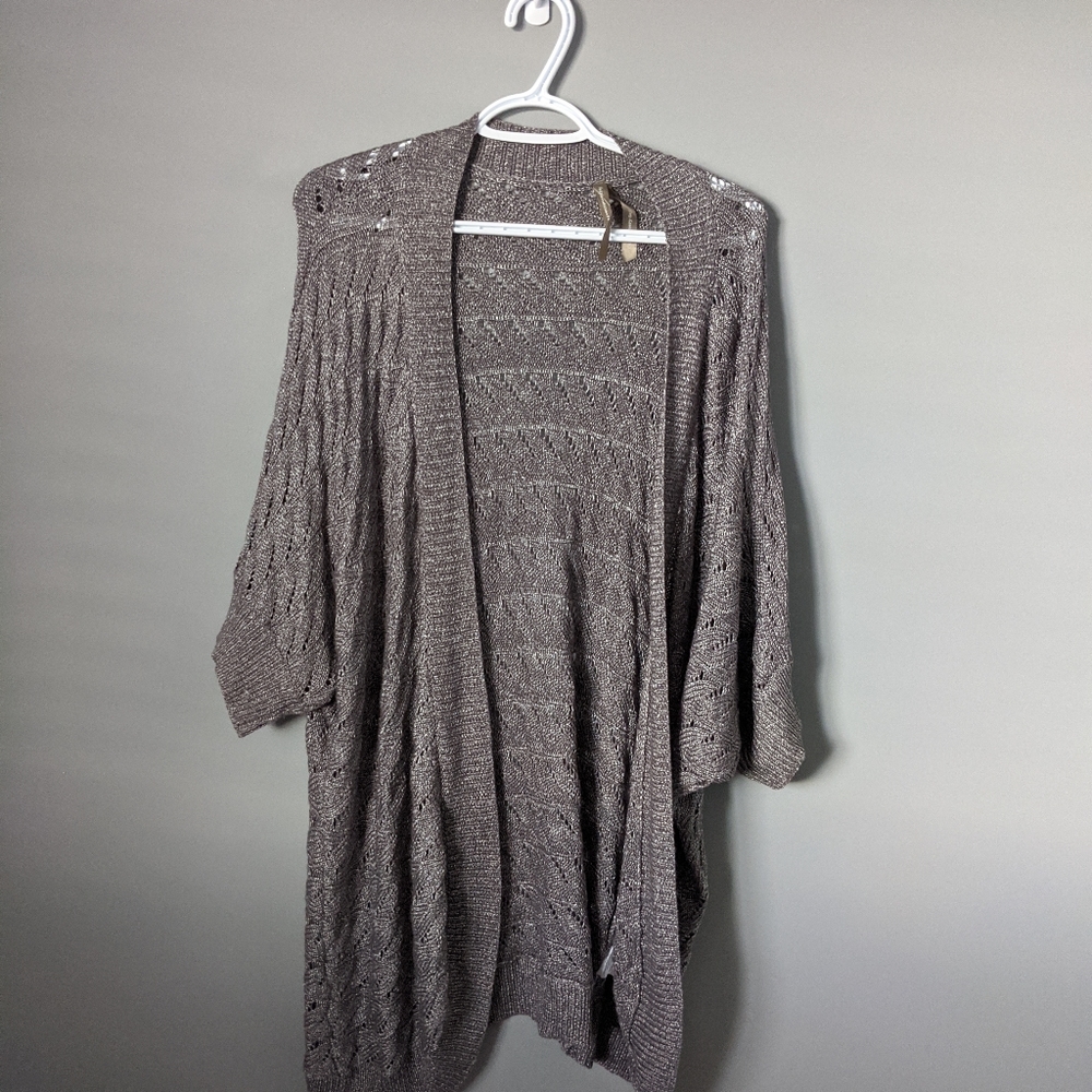 Short sleeve knit cardigan